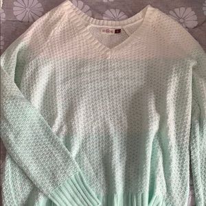 Slight v-neck sweater